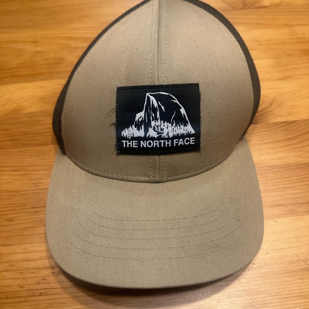 The North Face unisex flex fit hat size S/M